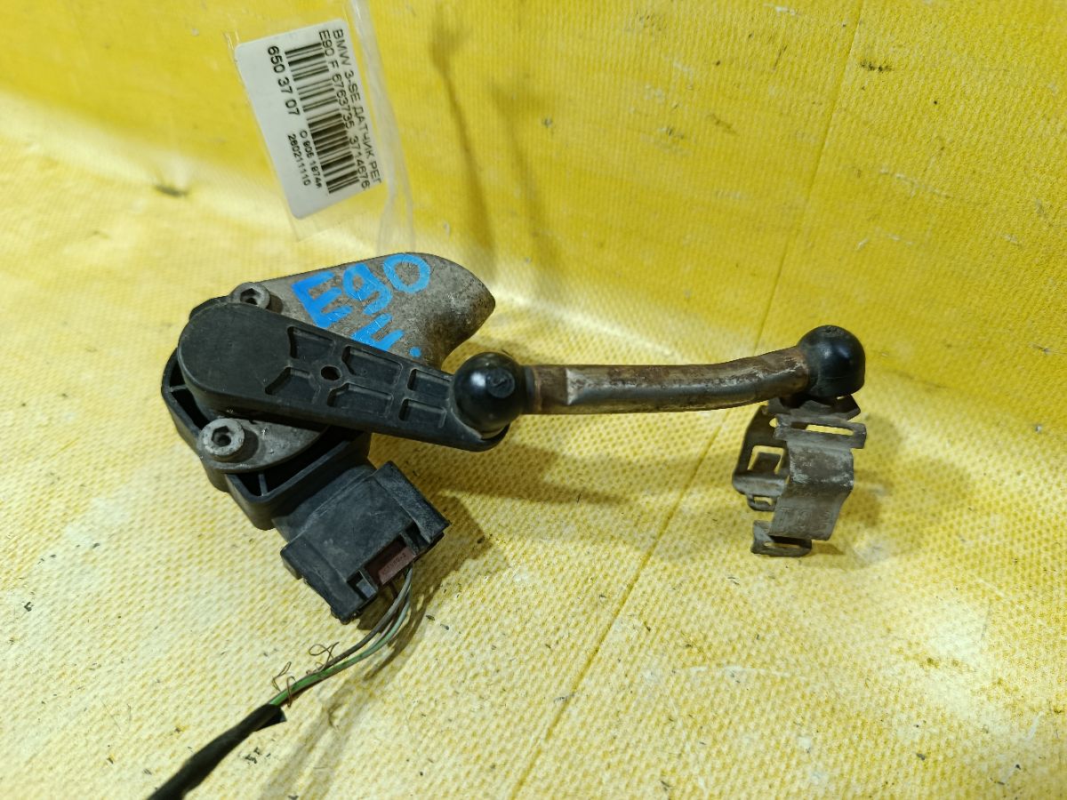 Датчик регулировки наклона фар 6763735, 3714676373402 на Bmw 3-Series E90 Фото 1