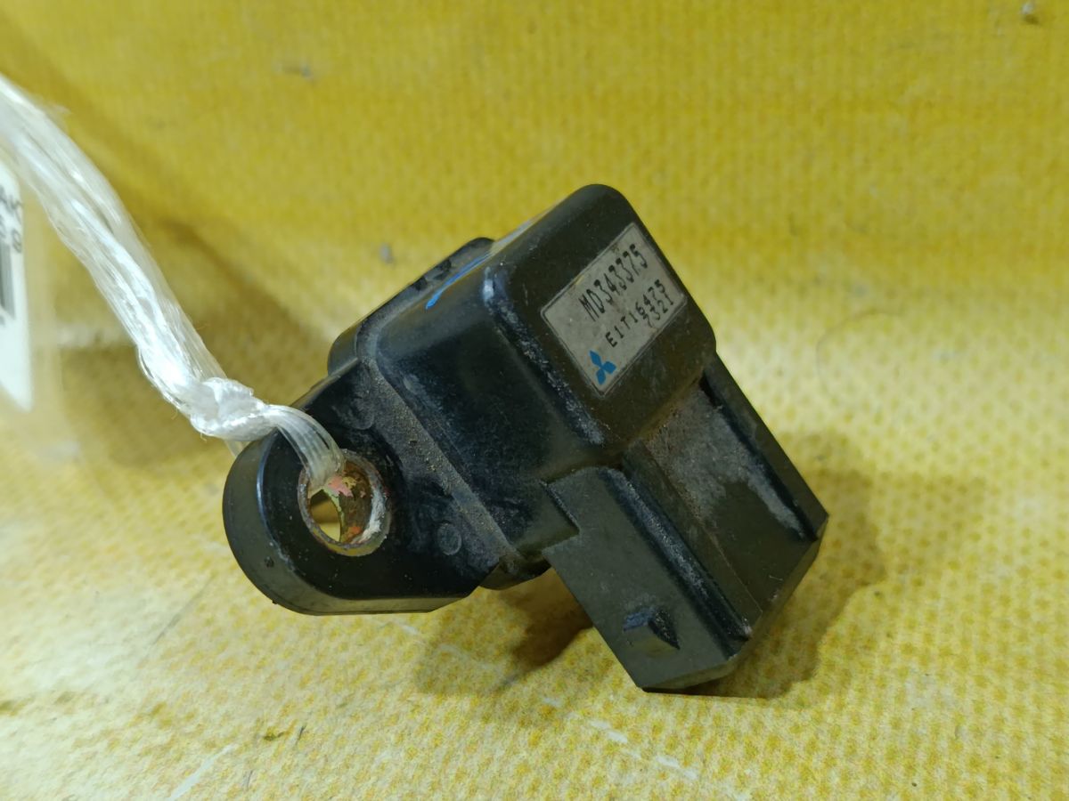 Клапан-вакуумник MD343375 на Mitsubishi Lancer CK2A 4G15 Фото 1