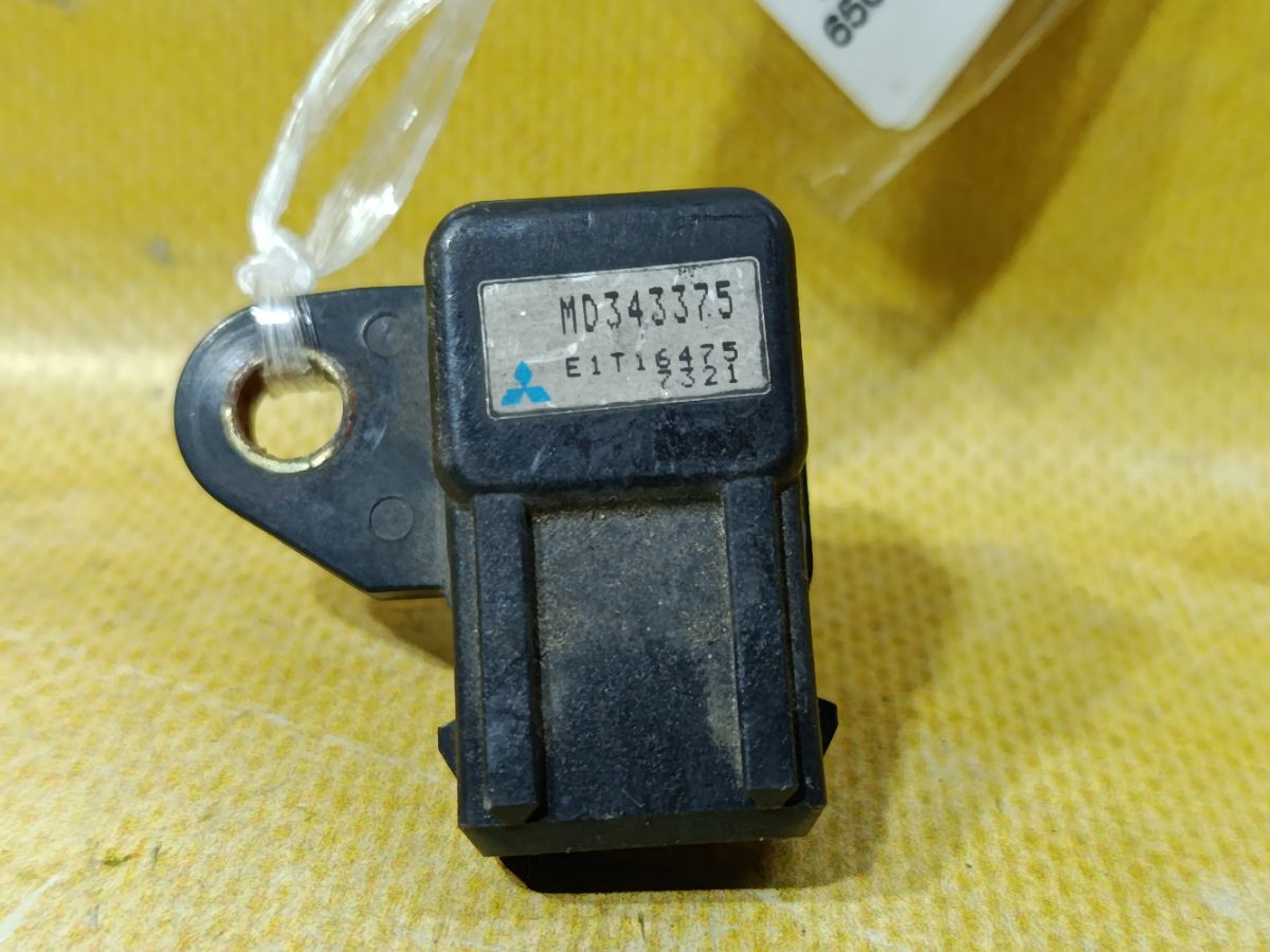 Клапан-вакуумник MD343375 на Mitsubishi Lancer CK2A 4G15 Фото 2