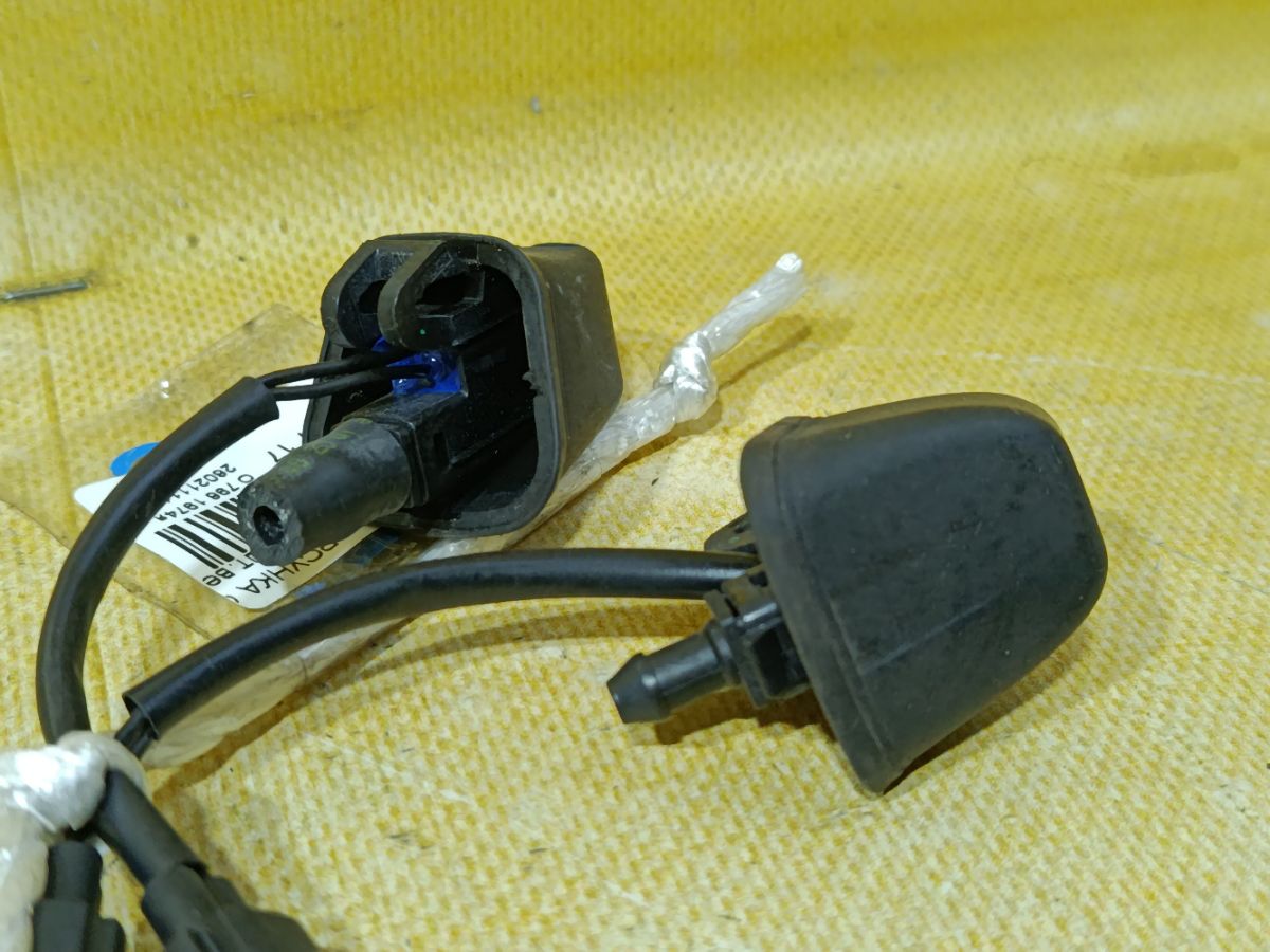 Форсунка омывателя 713129906 на Bmw 3-Series E90 Фото 4