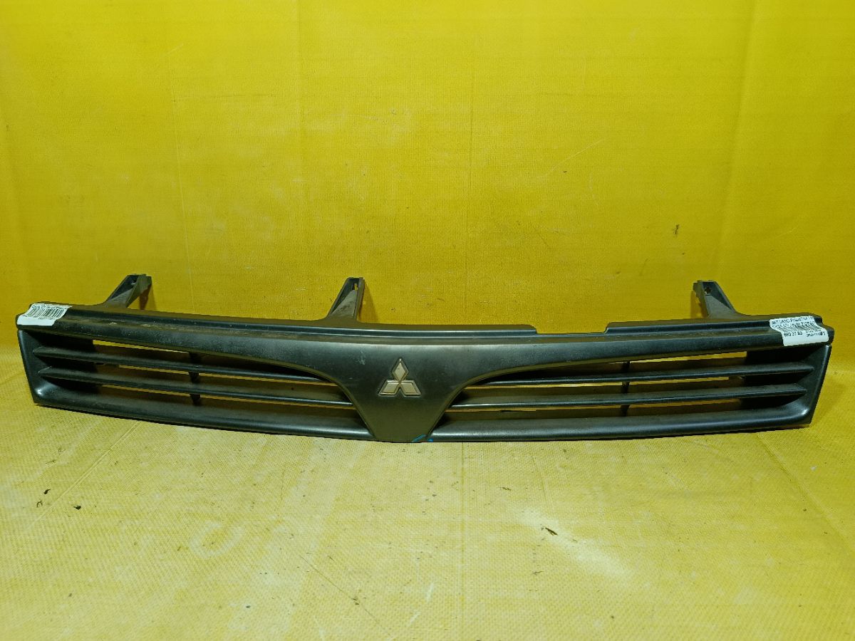 Решетка радиатора на Mitsubishi Lancer CK2A Фото 1