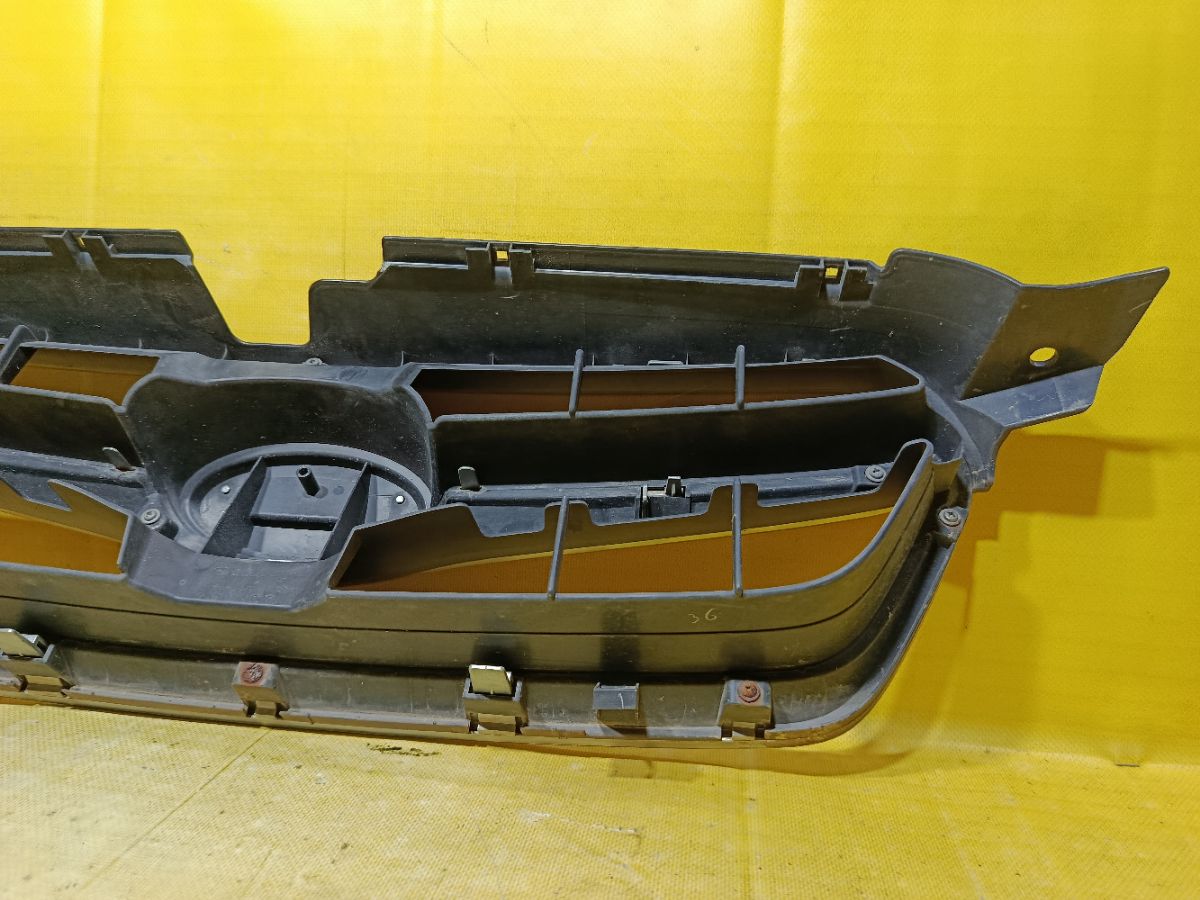 Решетка радиатора 91121AG150 на Subaru Legacy BL5 Фото 4