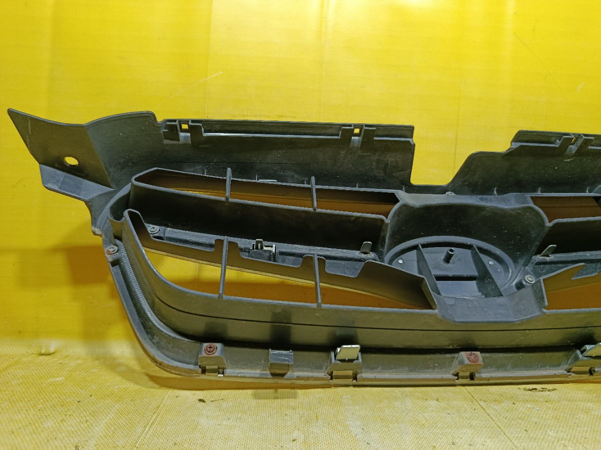 Решетка радиатора 91121AG150 на Subaru Legacy BL5 Фото 5