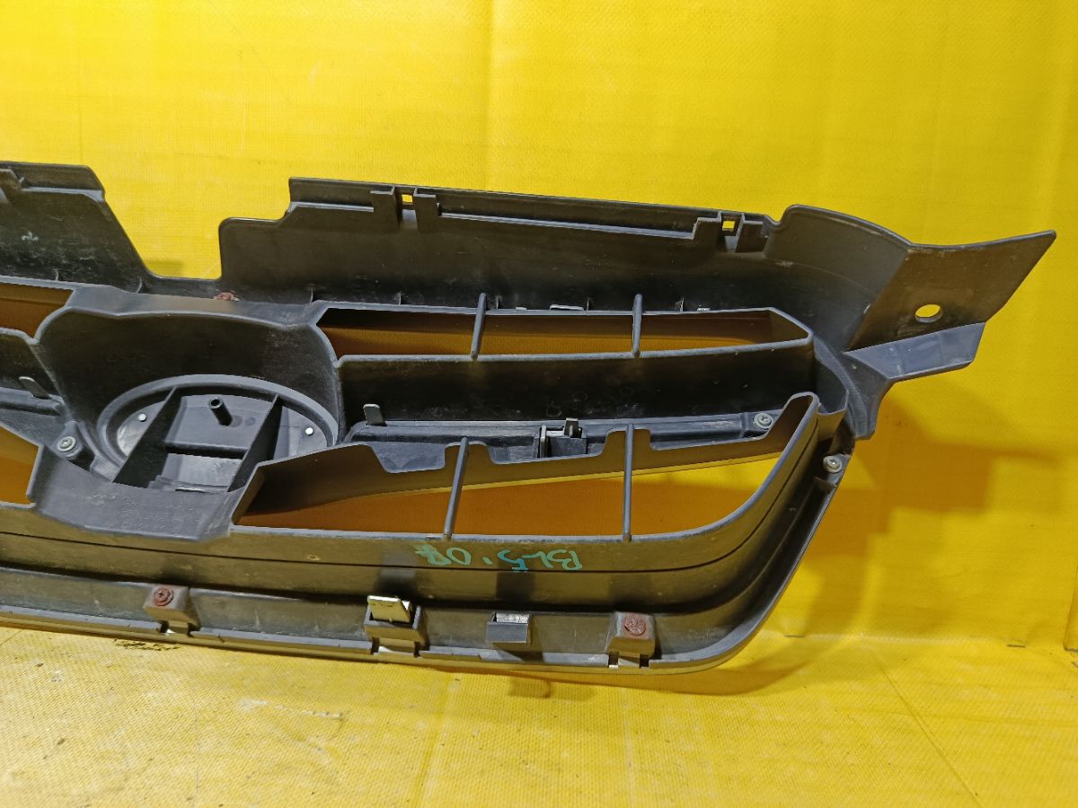 Решетка радиатора 91121AG150 на Subaru Legacy BL5 Фото 4