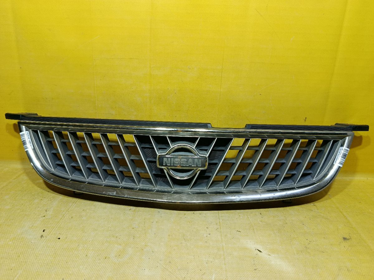 Решетка радиатора 62314-4M400 на Nissan Sunny FB15 Фото 1