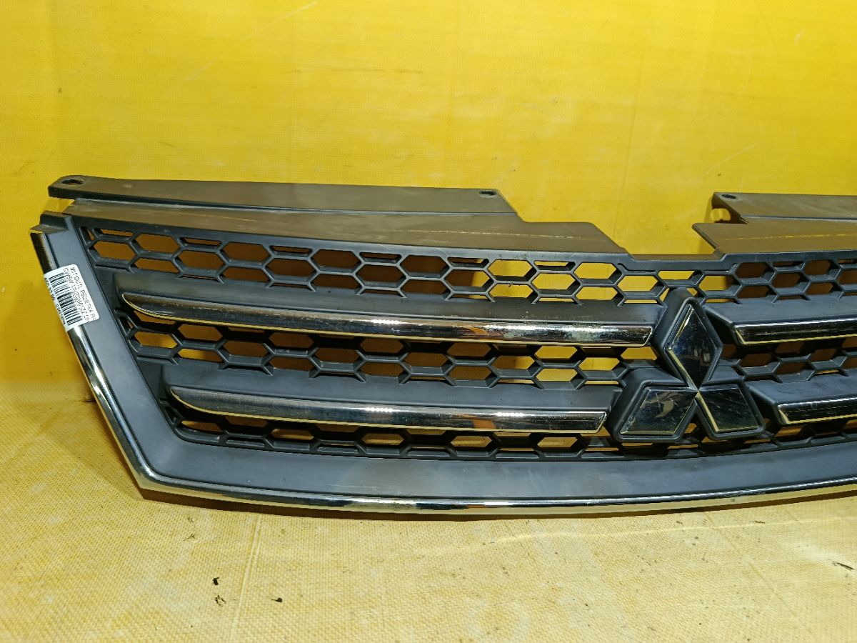 Решетка радиатора MN202661ZZ на Mitsubishi Outlander CW5W Фото 3