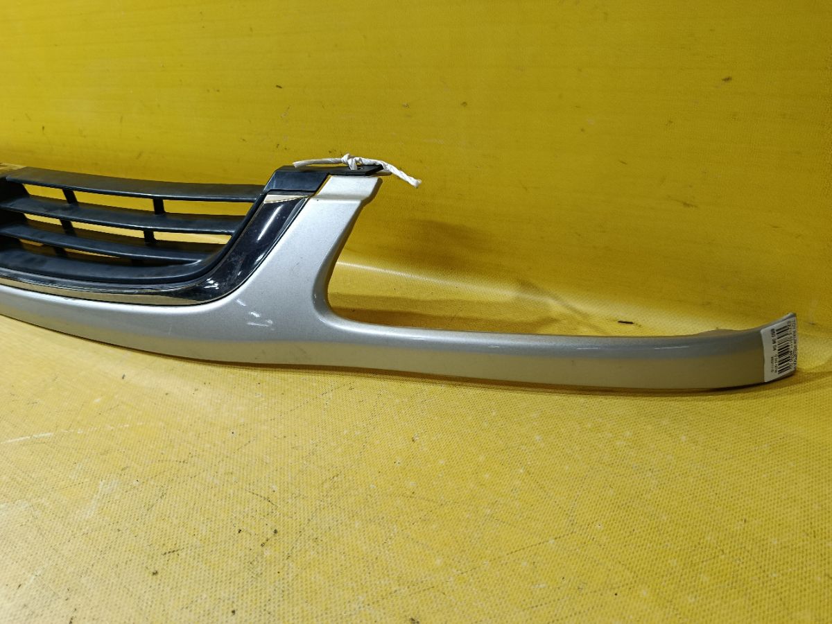 Решетка радиатора 53111-46030 на Toyota Raum EXZ15 Фото 2