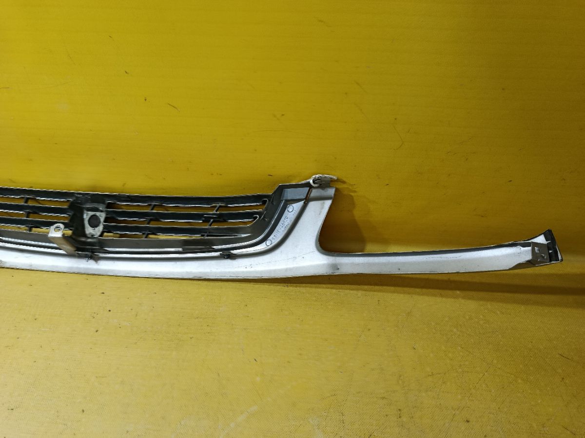 Решетка радиатора 53111-46030 на Toyota Raum EXZ15 Фото 7