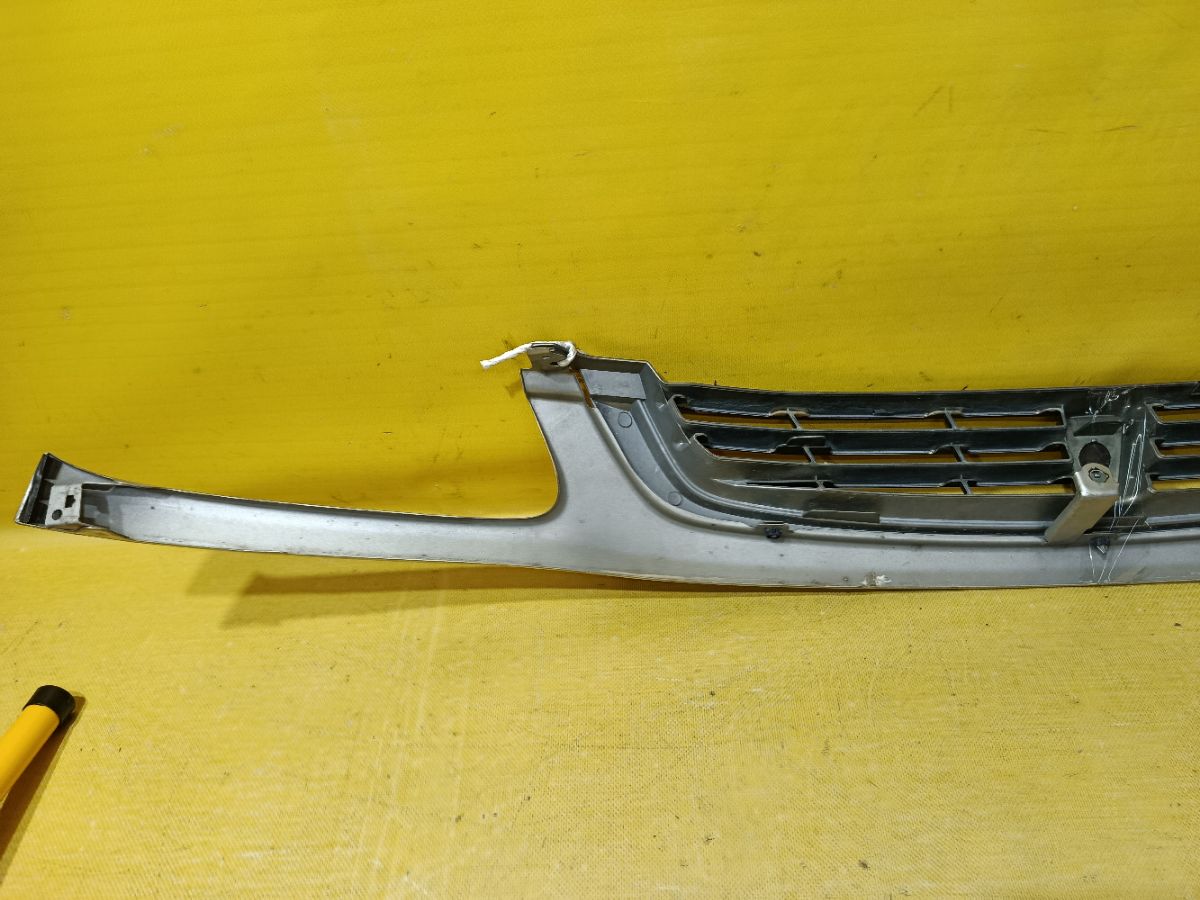 Решетка радиатора 53111-46030 на Toyota Raum EXZ15 Фото 8