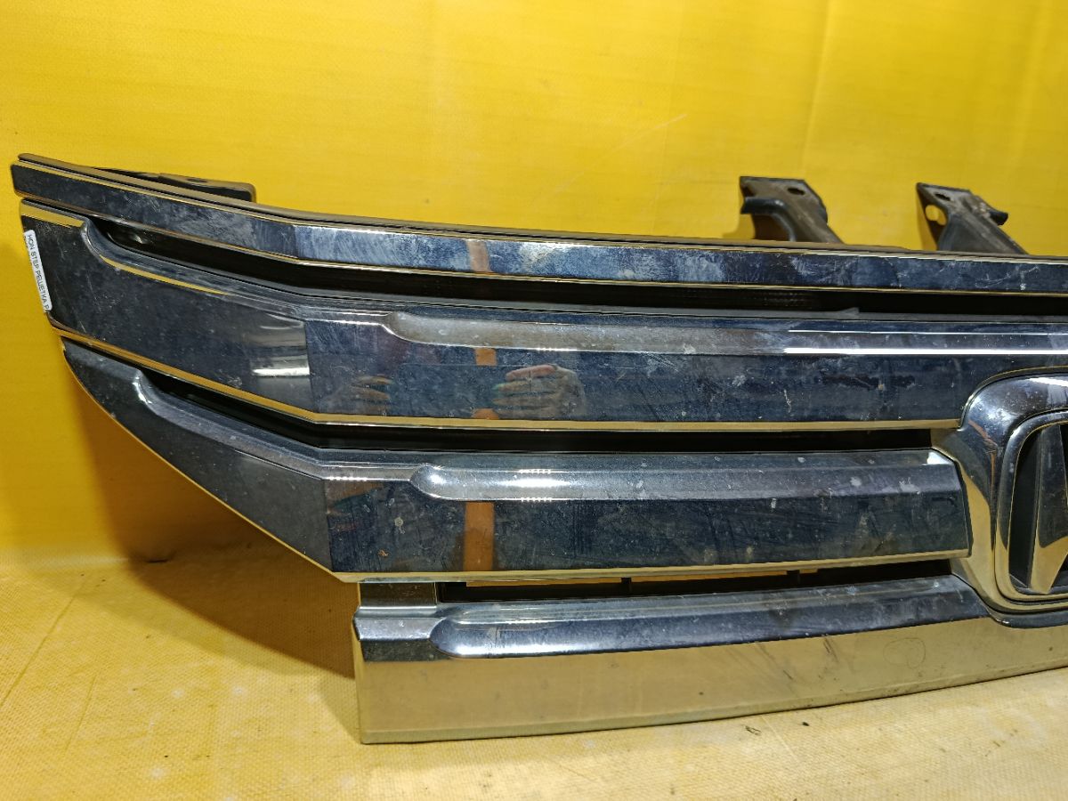 Решетка радиатора на Honda Stepwgn RK5 Фото 4