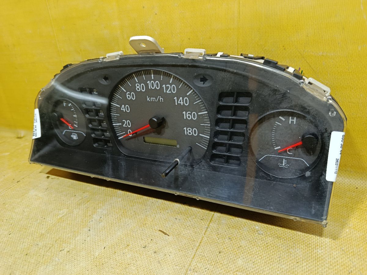 Спидометр на Nissan Sunny FNB15 QG15DE Фото 2