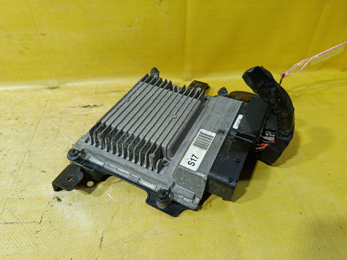 Блок EFI 39100-2EMC2, 39101-2EMC2 на Hyundai Elantra MD G4NB Фото 2