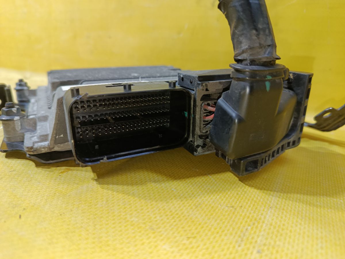 Блок EFI 39100-2EMC2, 39101-2EMC2 на Hyundai Elantra MD G4NB Фото 3