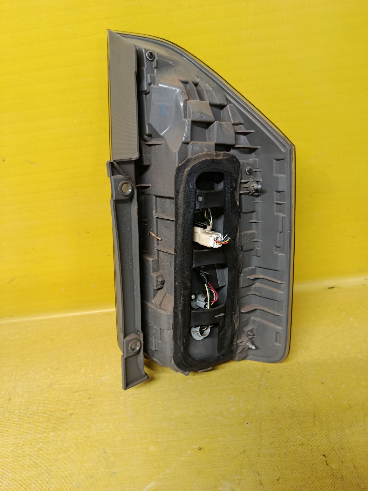 Стоп 28-199 28-199 на Toyota Voxy ZRR70G Фото 4