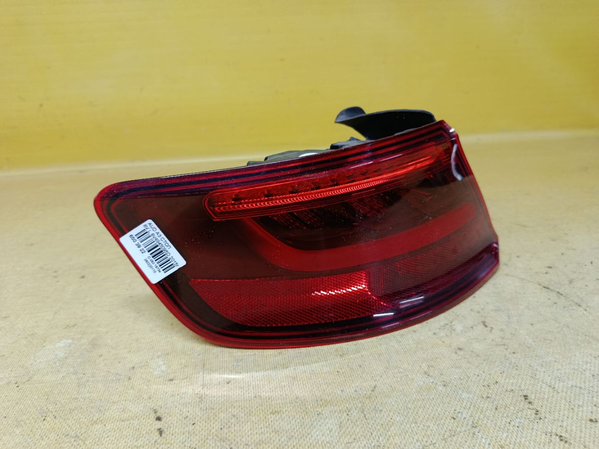 Стоп 8V4945095D на Audi A3 8V Фото 2