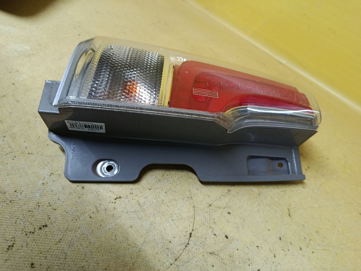 Стоп D179 D179,35604-81P01 на Suzuki Solio MA36S Фото 3