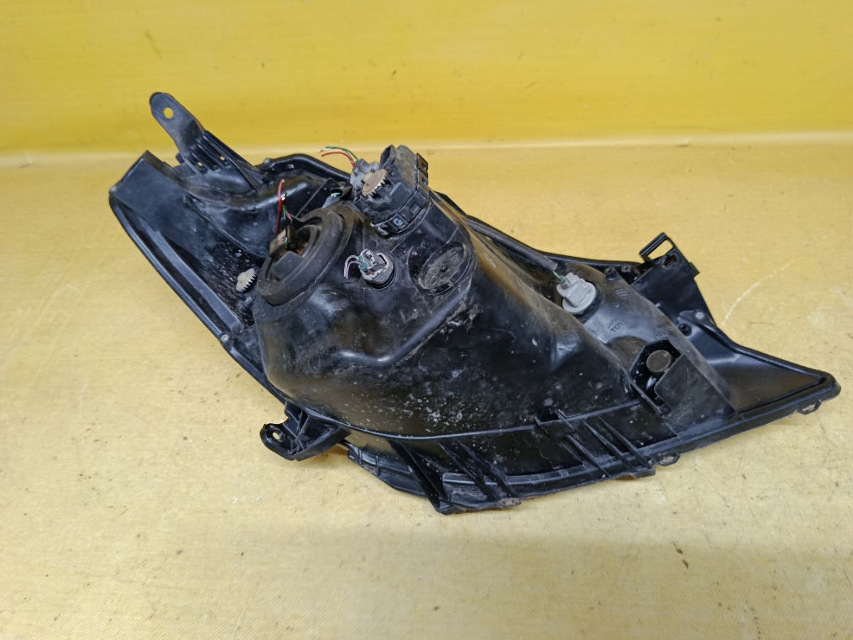 Фара 52-233 52-233 на Toyota Vitz KSP130 Фото 5