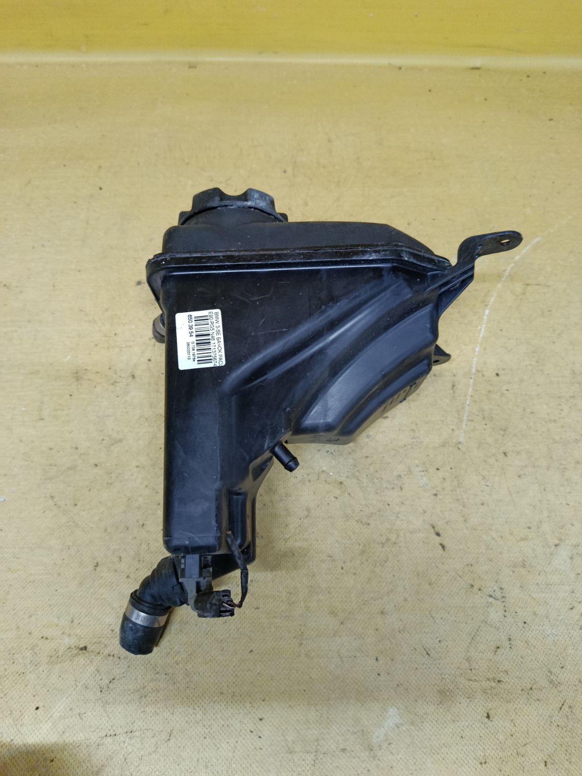 Бачок расширительный 1713756746201, 17137519368, 17137543026, 17137567462, 17137607482, 17137640514 на Bmw 3-Series E90-PG52 N46 Фото 1