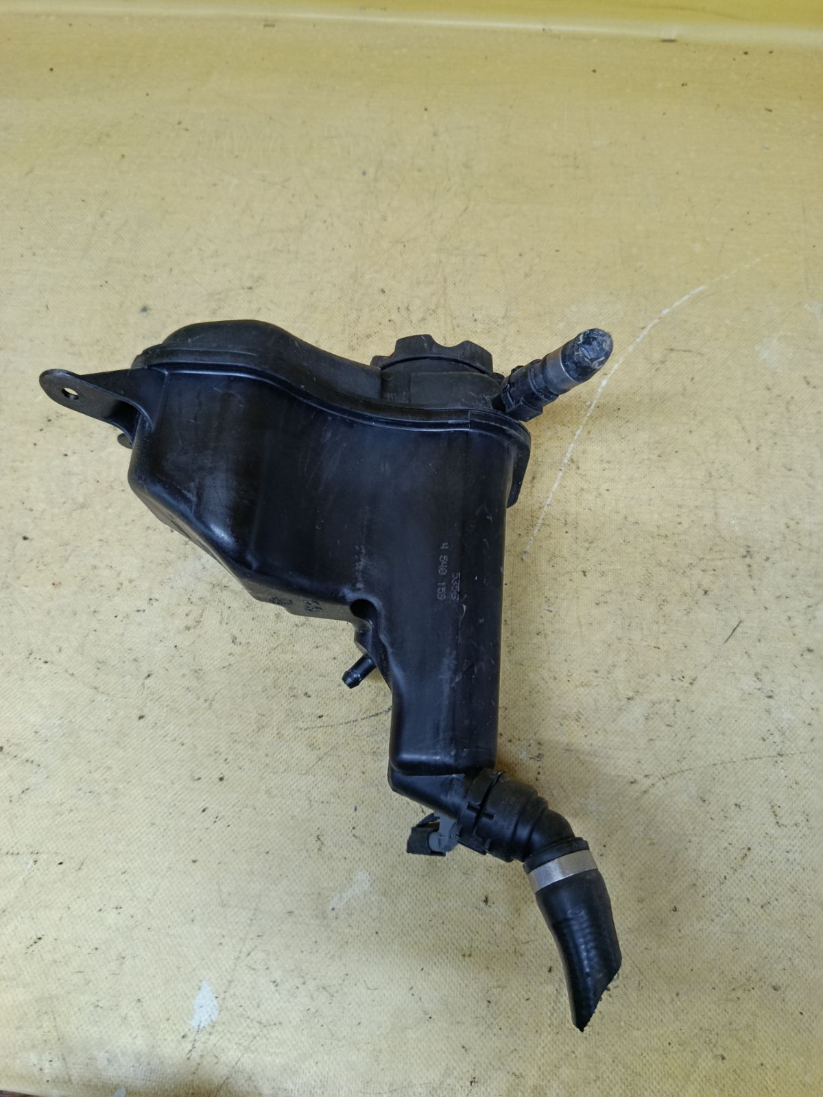 Бачок расширительный 1713754302601, 17137519368, 17137543026, 17137567462, 17137607482, 17137640514 на Bmw 3-Series E90-VA72 N46 Фото 2