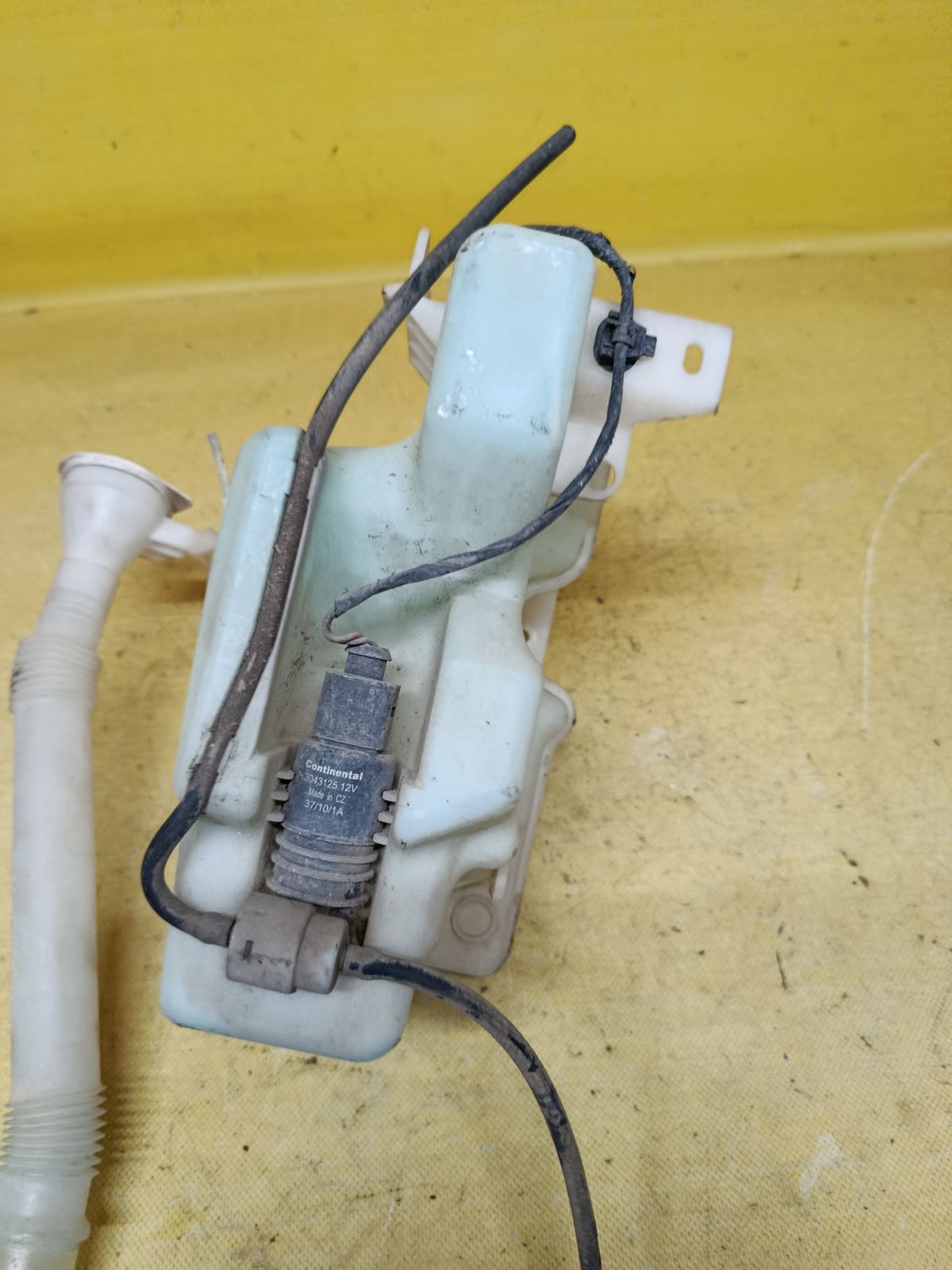 Бачок омывателя на Mitsubishi Outlander CW5W Фото 3