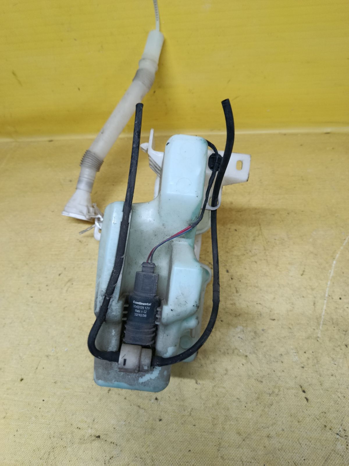 Бачок омывателя на Mitsubishi Outlander CW5W Фото 3