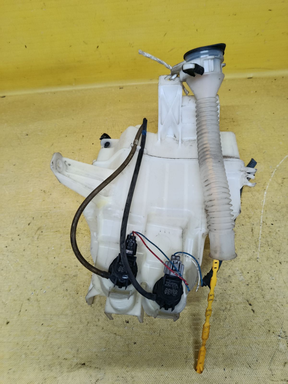 Бачок омывателя на Toyota Vanguard ACA33W Фото 1