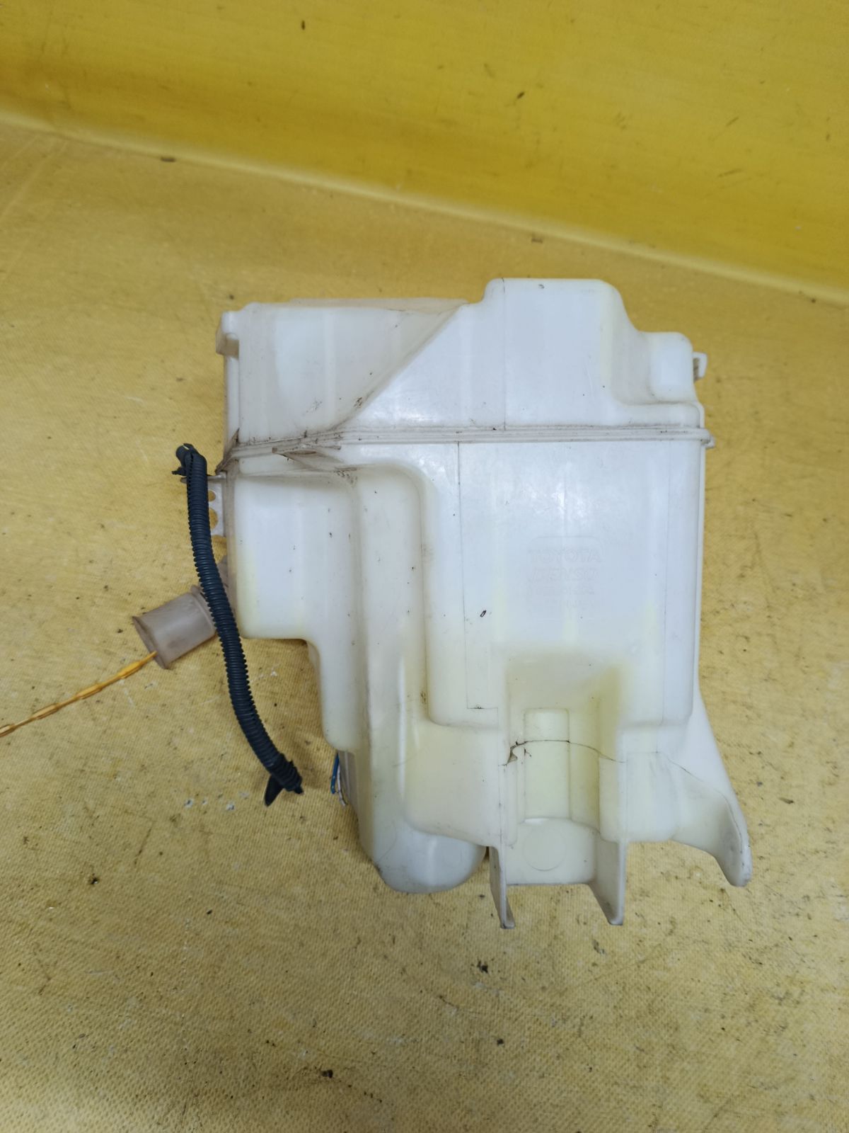 Бачок омывателя на Toyota Vanguard ACA33W Фото 2