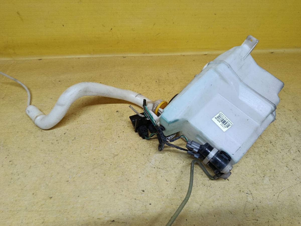 Бачок омывателя на Subaru Outback BRM Фото 1