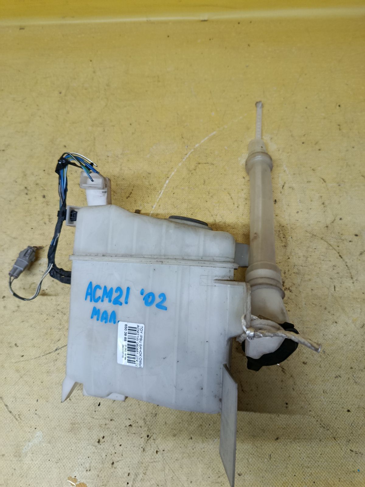 Бачок омывателя 060851-074 на Toyota Ipsum ACM21W Фото 1