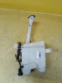Бачок омывателя на Toyota Corolla Fielder NZE144G 85315-13080