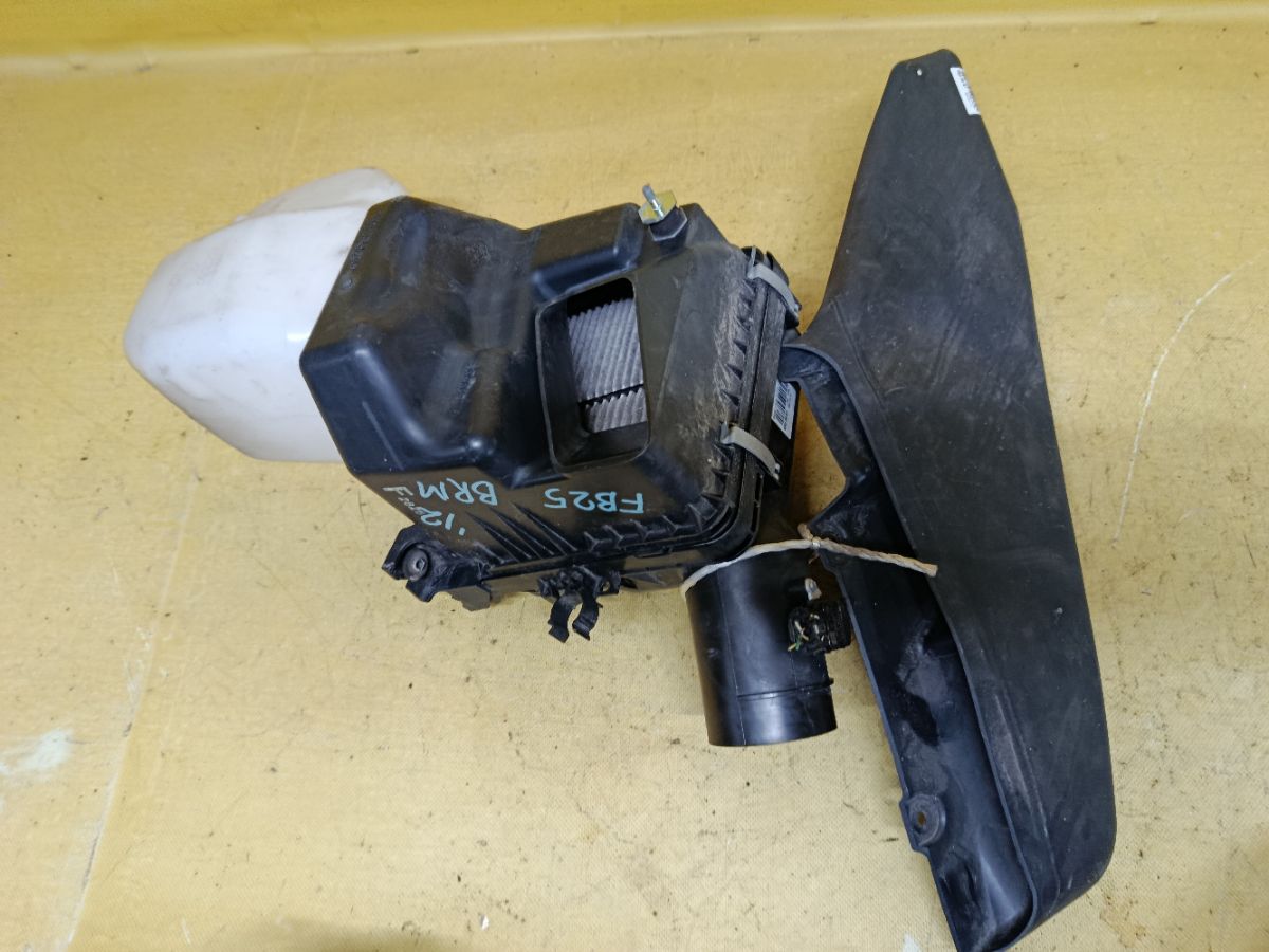 Корпус воздушного фильтра на Subaru Outback BRM FB25 Фото 2