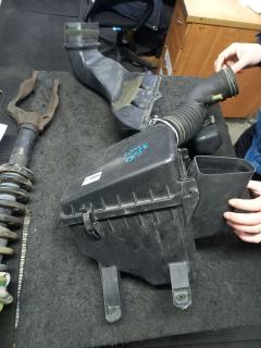 Корпус воздушного фильтра 17700-46460 на Toyota Brevis JCG10 1JZ-FSE Фото 4