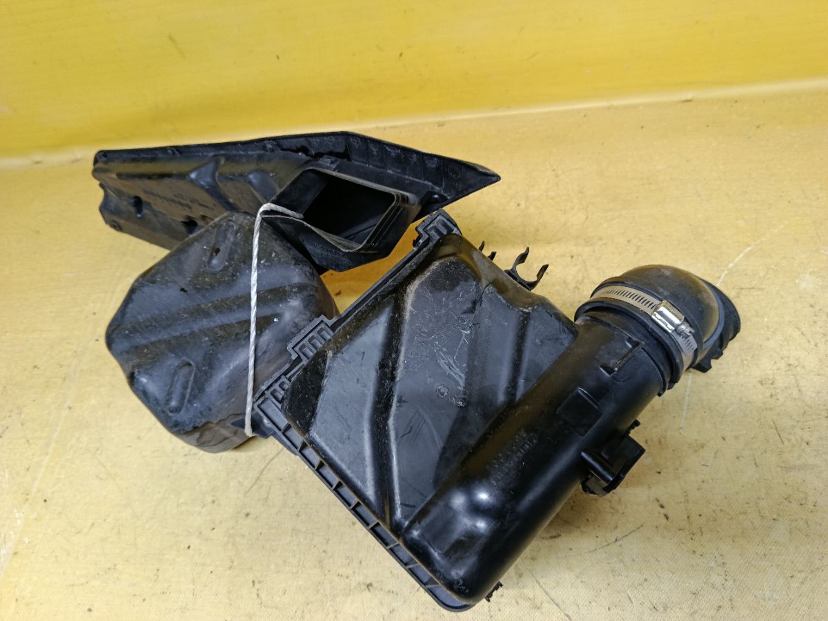 Корпус воздушного фильтра на Subaru Legacy Wagon BP5 EJ20X Фото 3