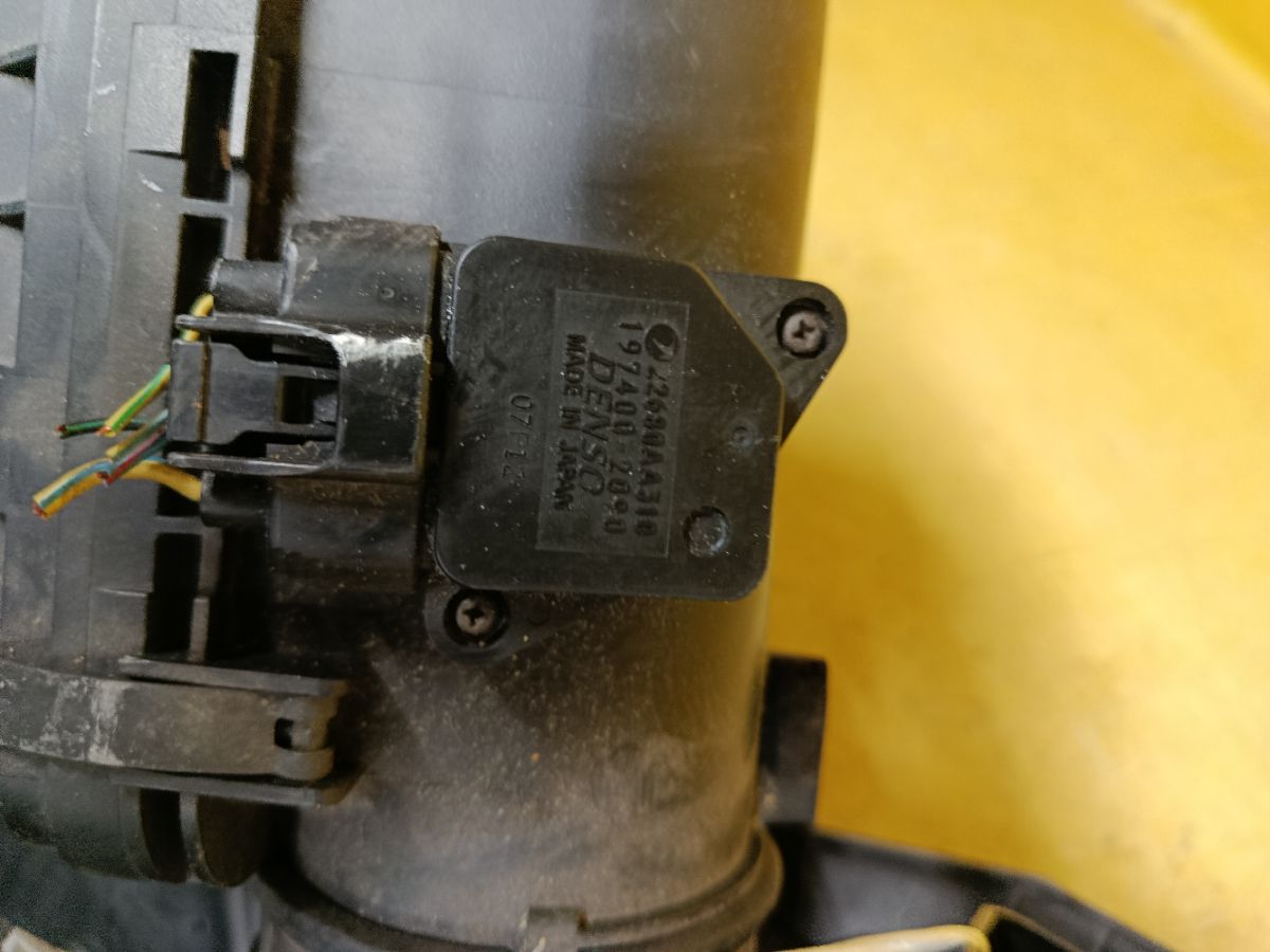 Корпус воздушного фильтра на Subaru Legacy BL5 EJ20X Фото 5