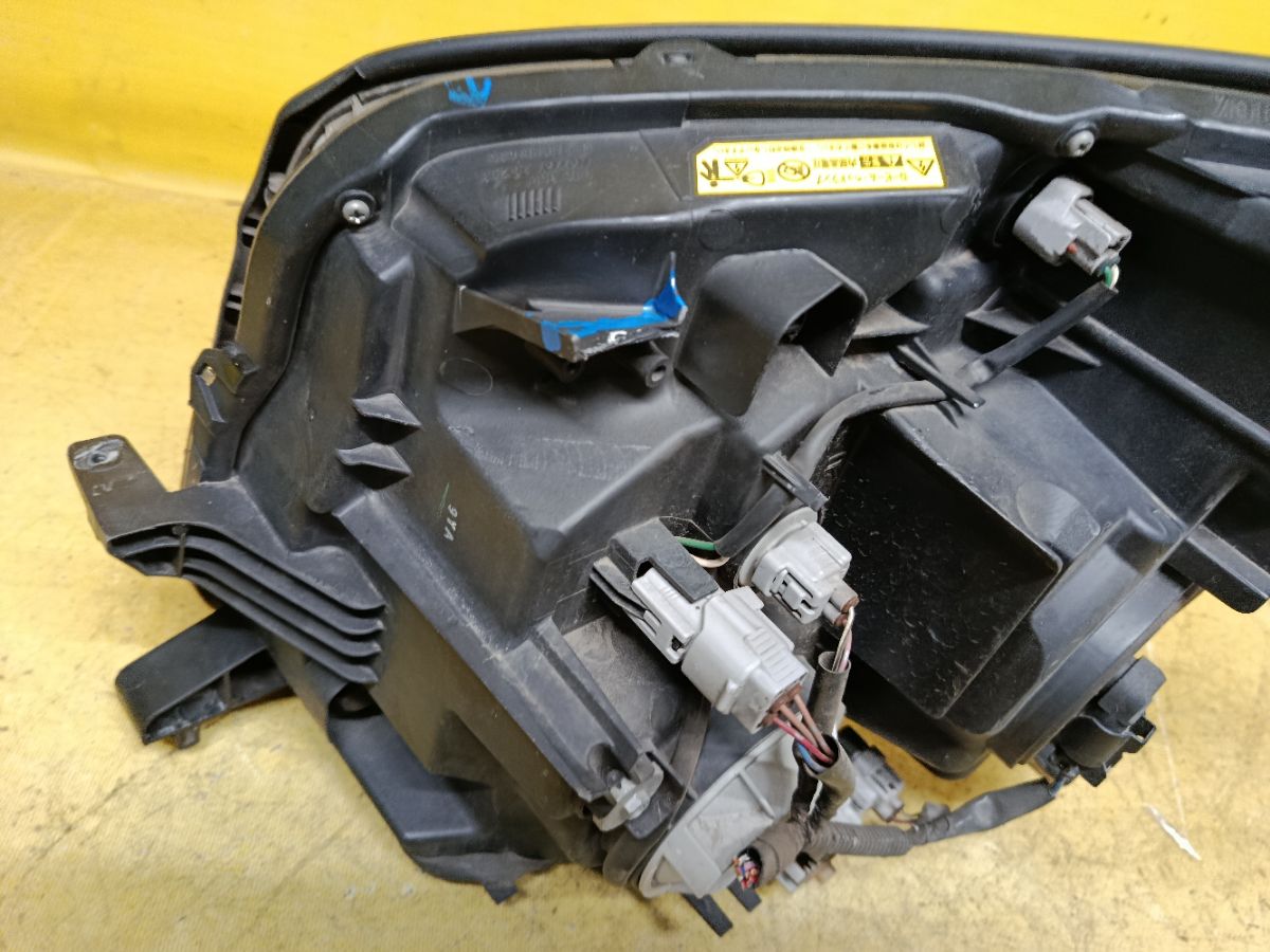 Фара 28-203 28-203 на Toyota Voxy ZRR70G Фото 5