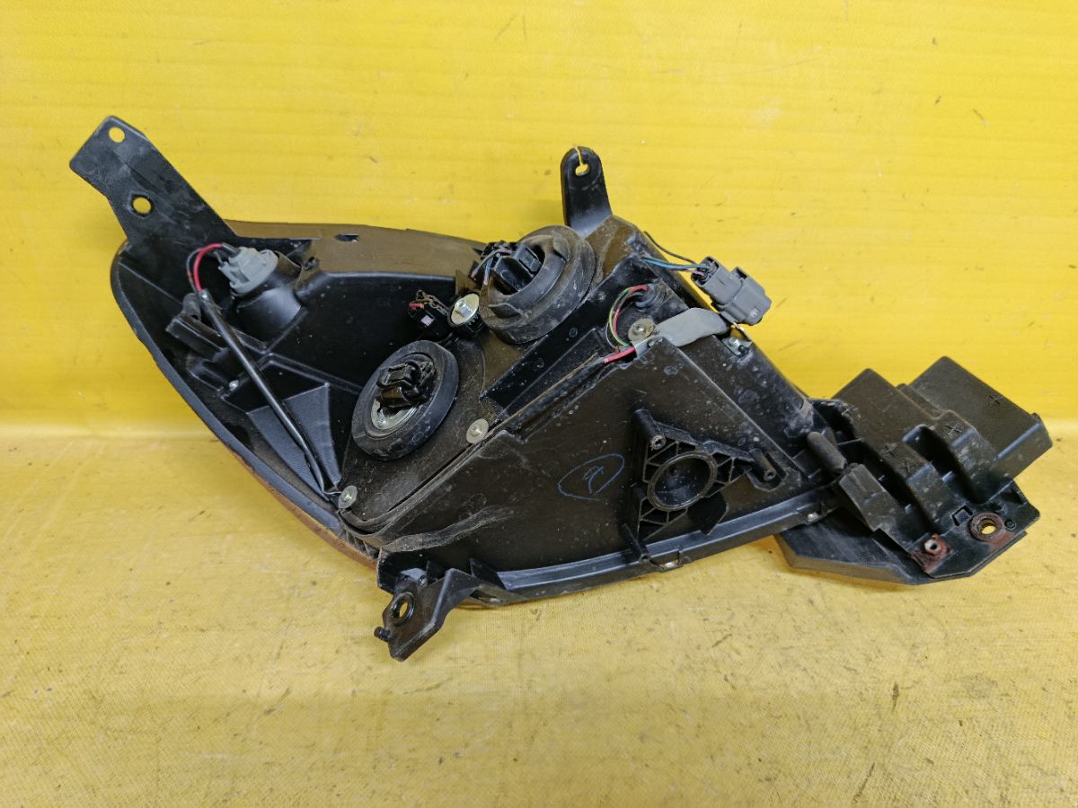 Фара P4515 P4515 на Mazda Verisa DC5W Фото 5