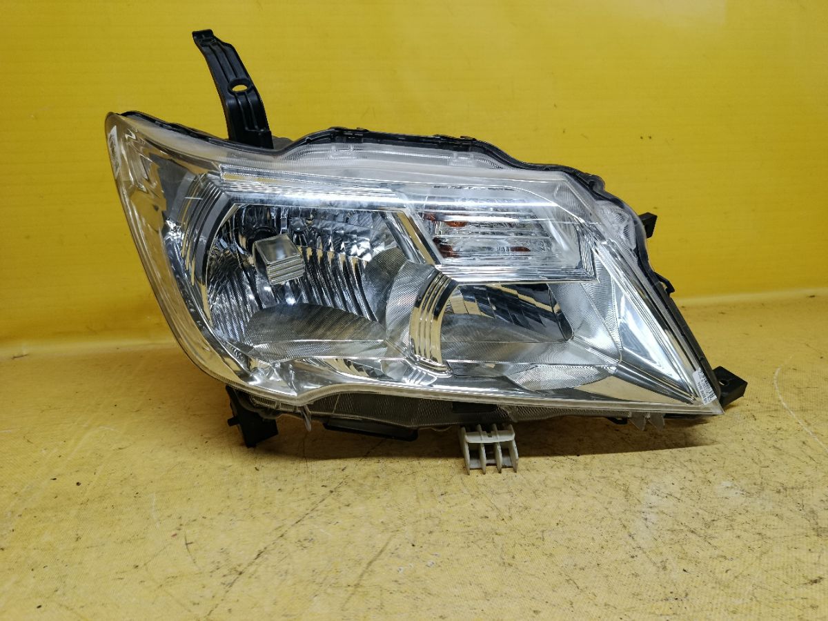 Фара 100-23097 100-23097 на Nissan Serena C26 Фото 1