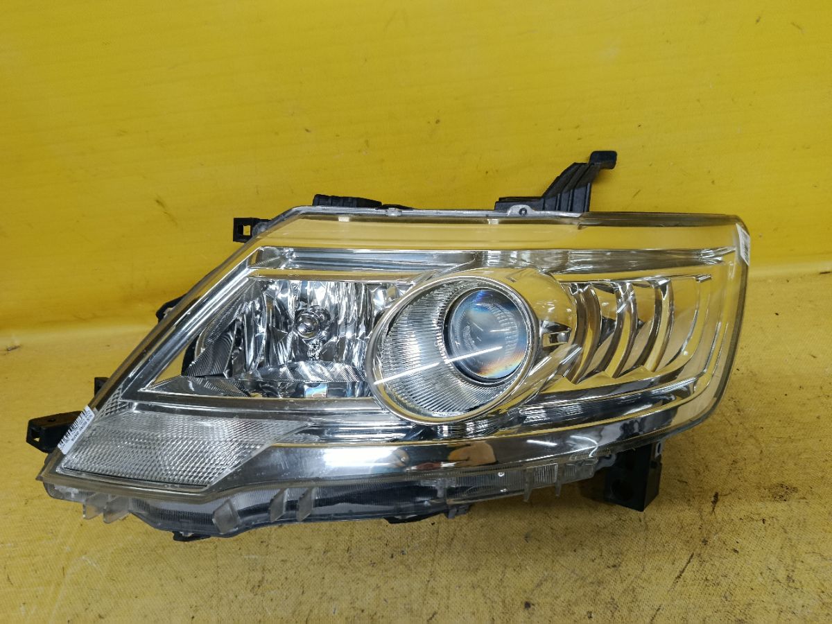 Фара 100-24921 100-24921 на Nissan Serena C25 Фото 1