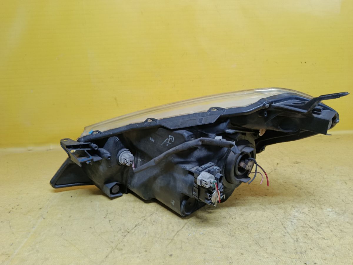 Фара 52-233 52-233 на Toyota Vitz KSP130 Фото 5