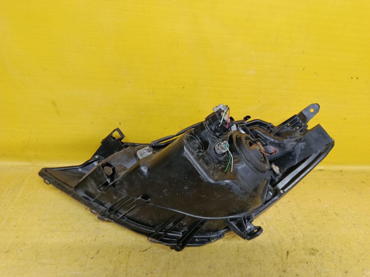 Фара 52-233 52-233 на Toyota Vitz KSP130 Фото 6