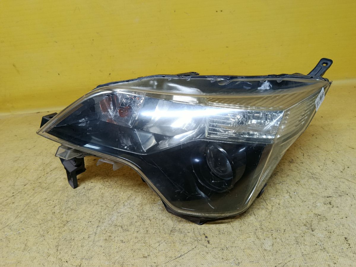 Фара 52-261 52-261 на Toyota Spade NCP141 Фото 1