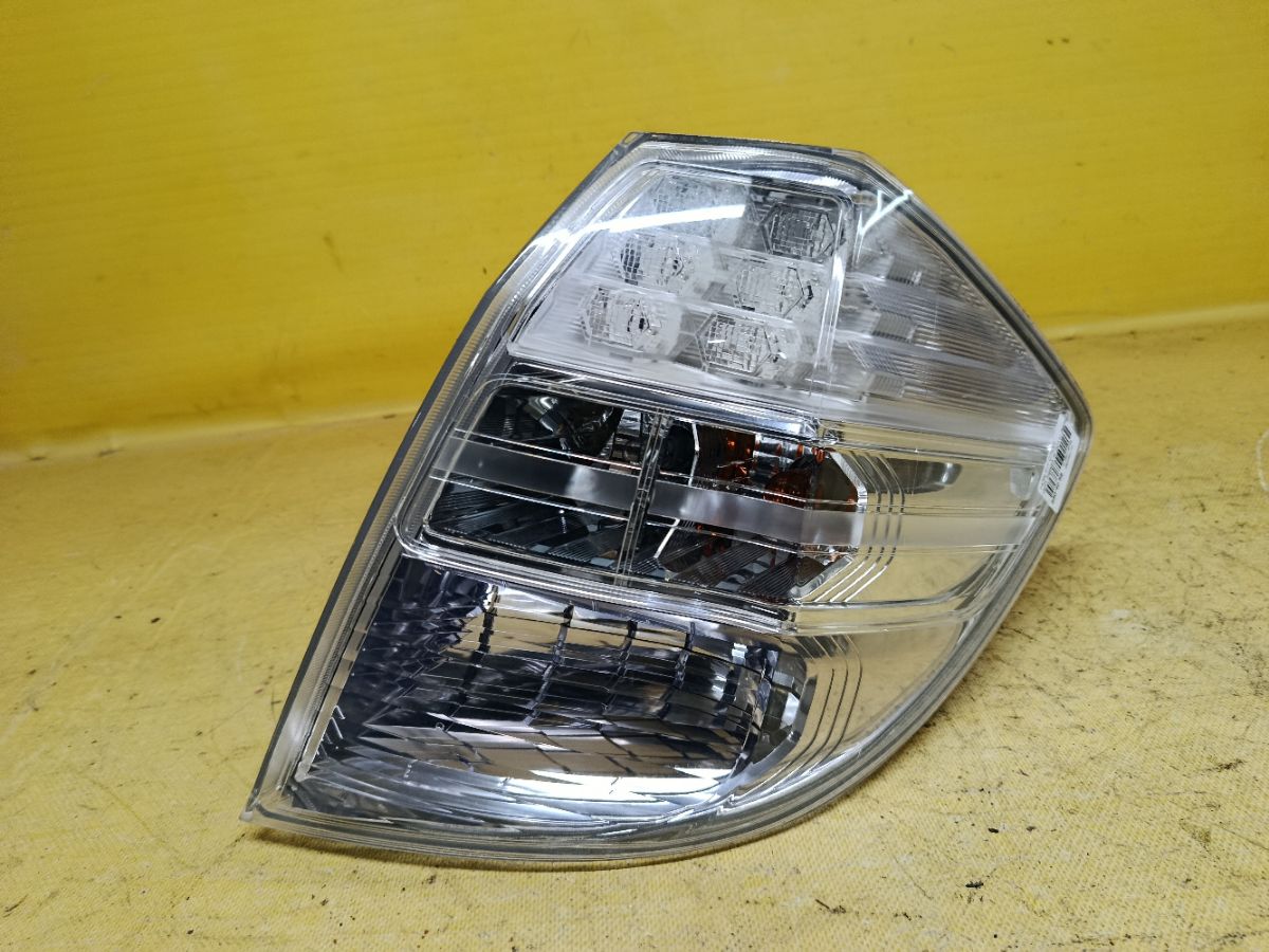 Стоп P9883 P9883 на Honda Fit Hybrid GP1 Фото 1