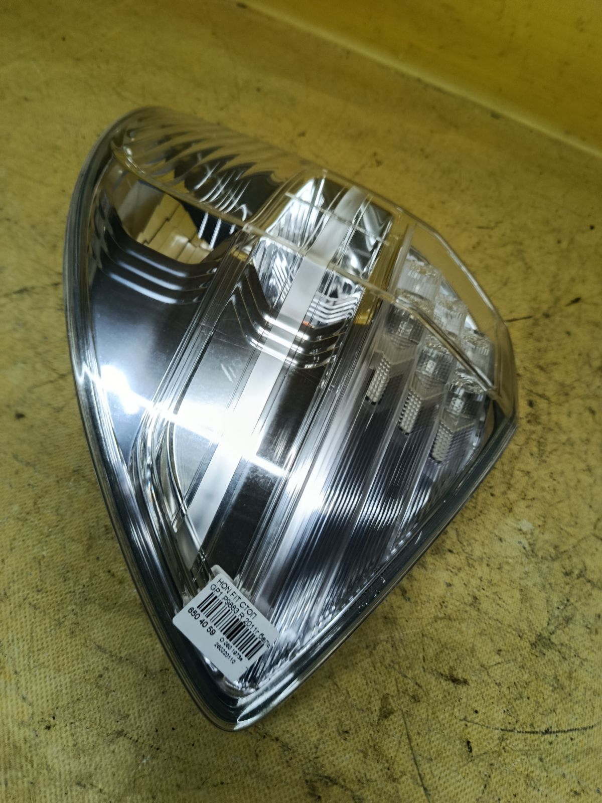 Стоп P9883 P9883 на Honda Fit Hybrid GP1 Фото 4