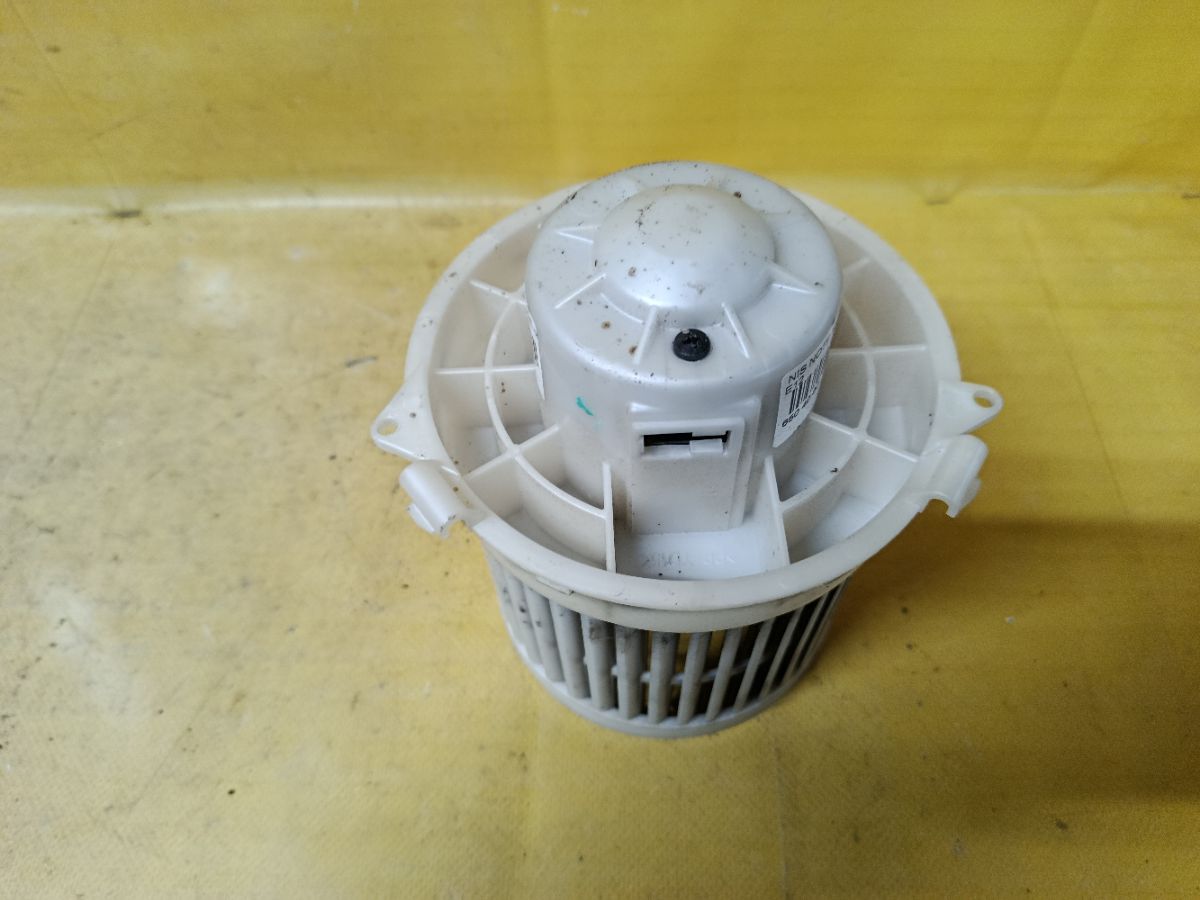 Мотор печки на Nissan Note E12 Фото 1