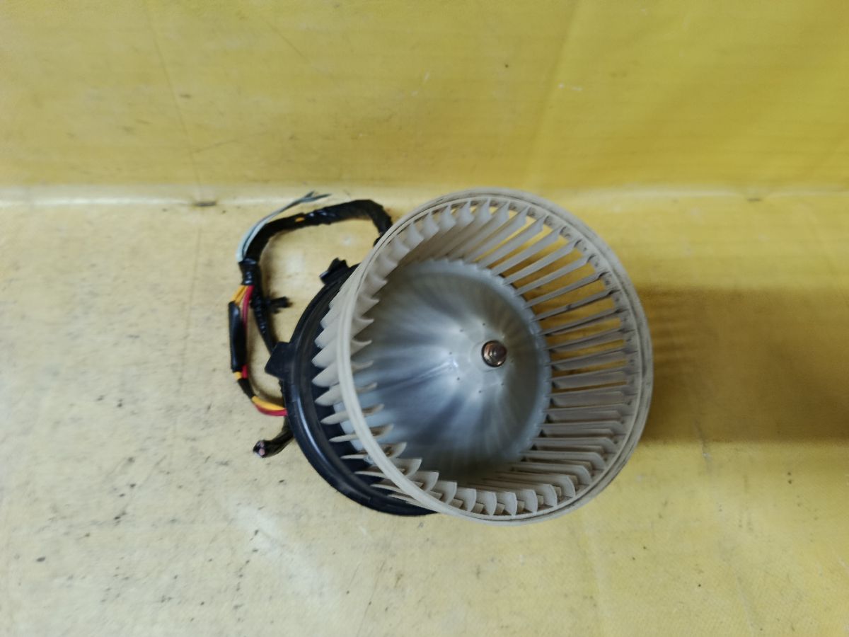 Мотор печки 27225EN000, 27225EN00B, 27225EN00C на Nissan Serena CC25 Фото 2