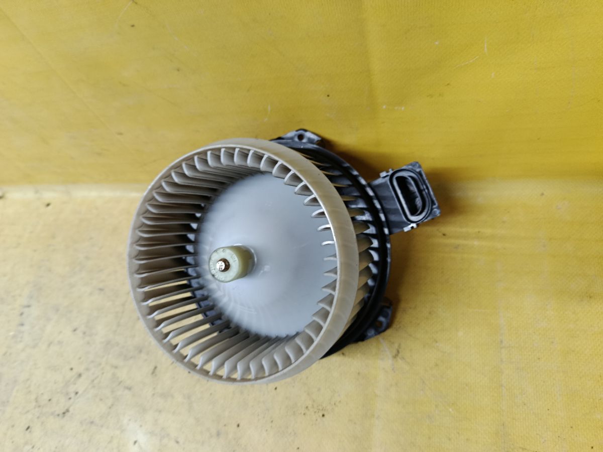 Мотор печки на Honda Fit GK3 Фото 2