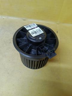 Мотор печки на Nissan Cube Z12