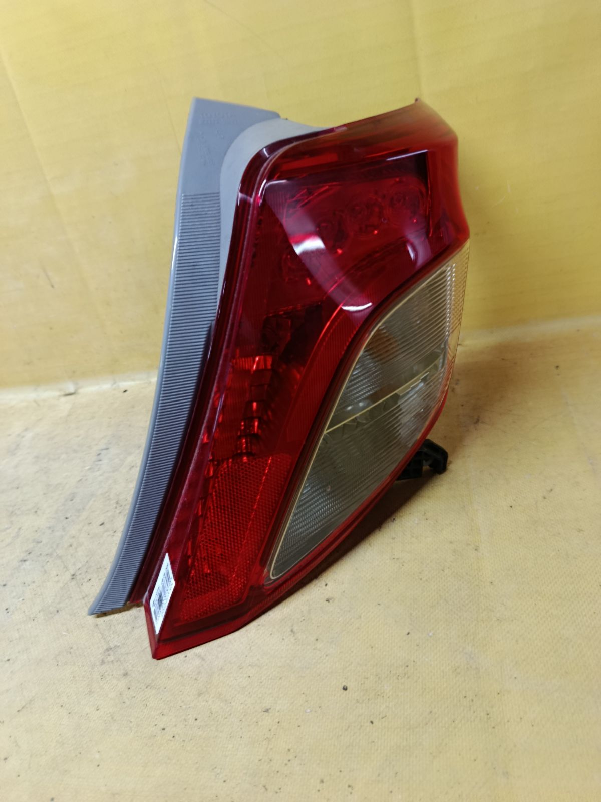 Стоп 52-228 52-228 на Toyota Vitz KSP130 Фото 2