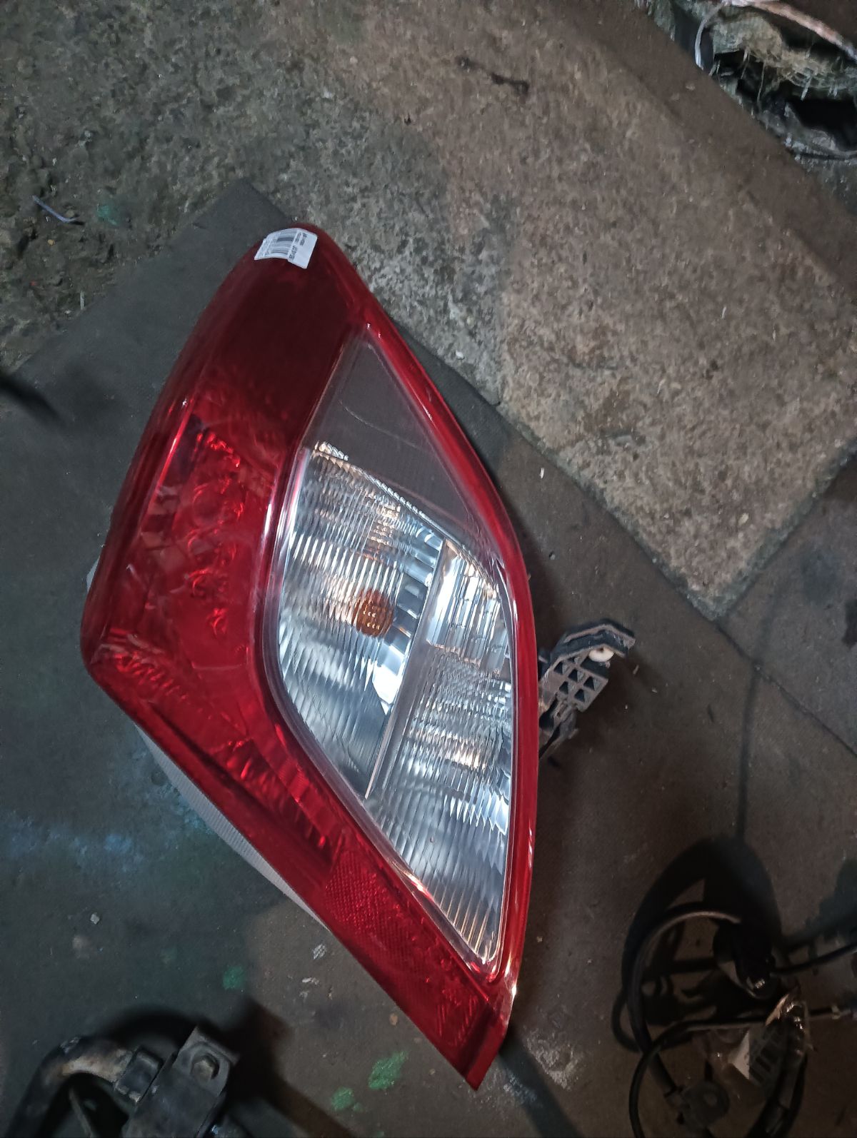 Стоп 52-228 52-228 на Toyota Vitz KSP130 Фото 5