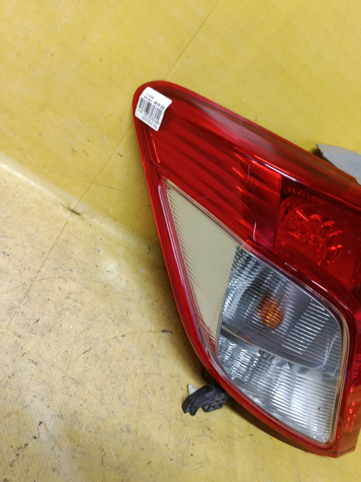 Стоп 52-228 52-228 на Toyota Vitz KSP130 Фото 3